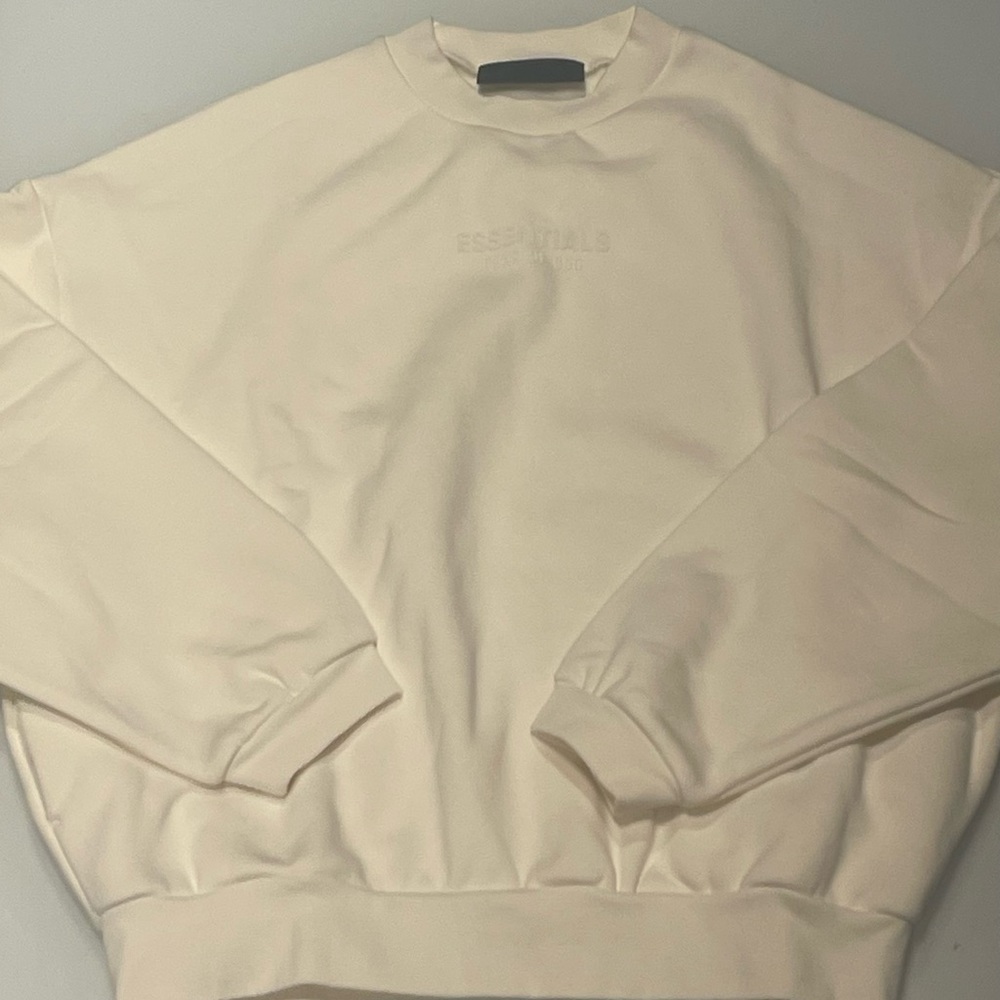 Essentials the fear of god - crew neck sweat shirt NWT.